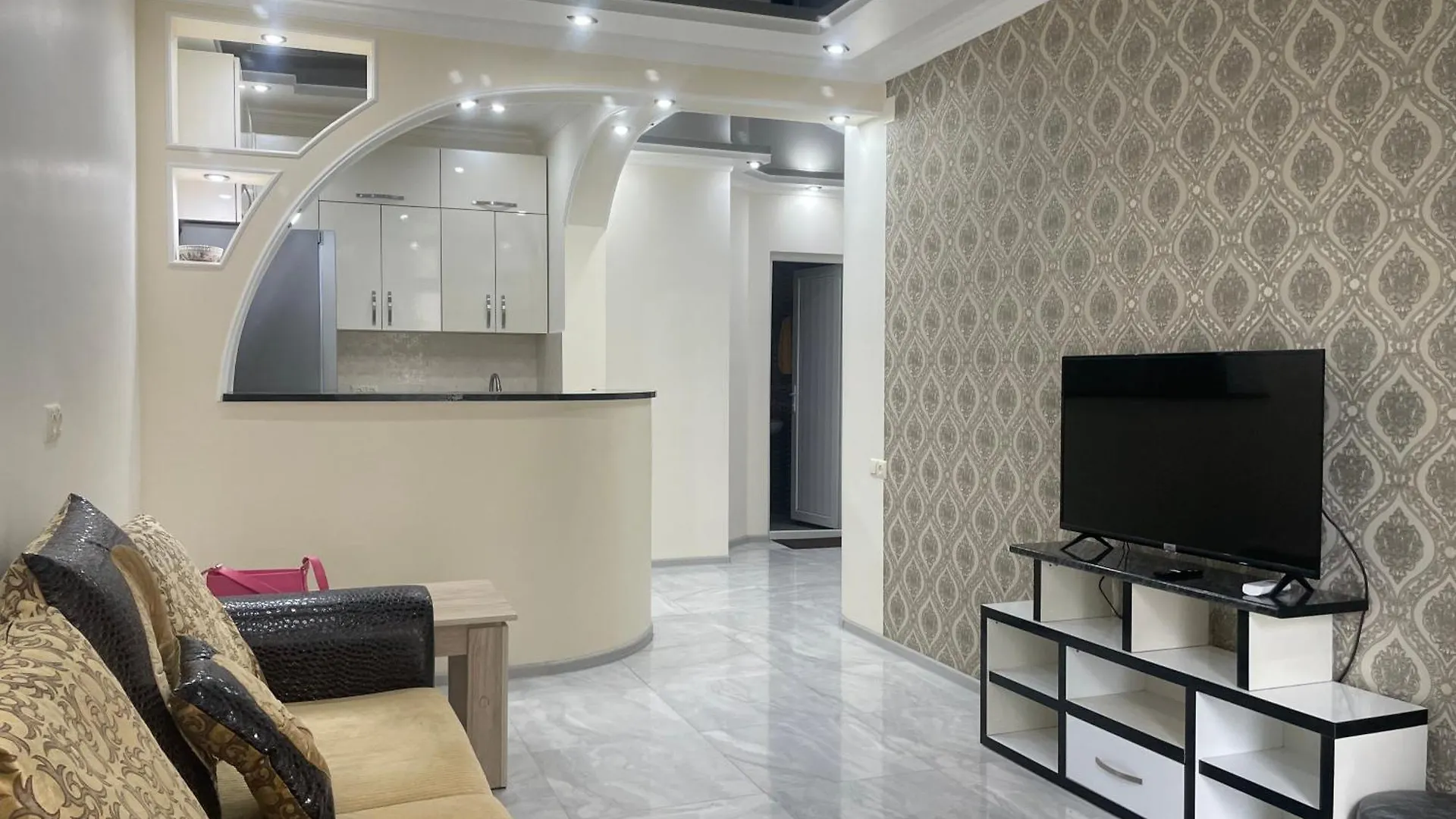 Eto S Apartment With Sea View In Batumi